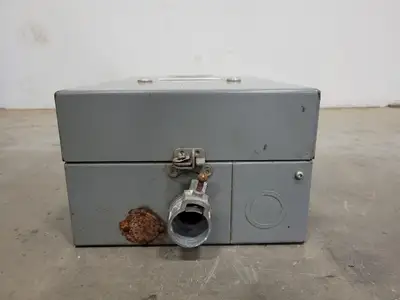Enclosed Full-Voltage Starter