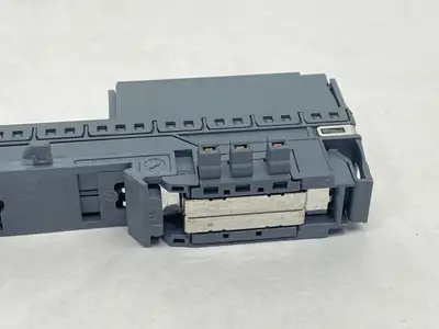 USED SIEMENS SIMATIC ET 200SP BASE UNIT BU15-P16+A0+2B