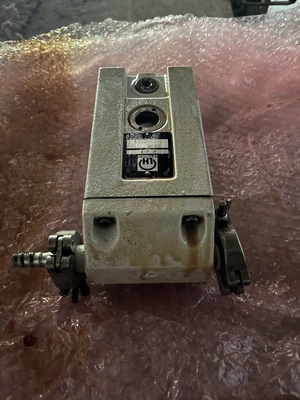 M Braun Glove Box System with Oxygen and H2O Analyzers Mb150b-G-1