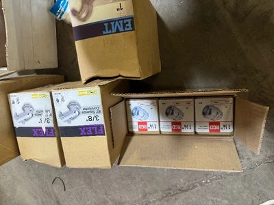 Lot of assorted  connector and accessories review pictures
