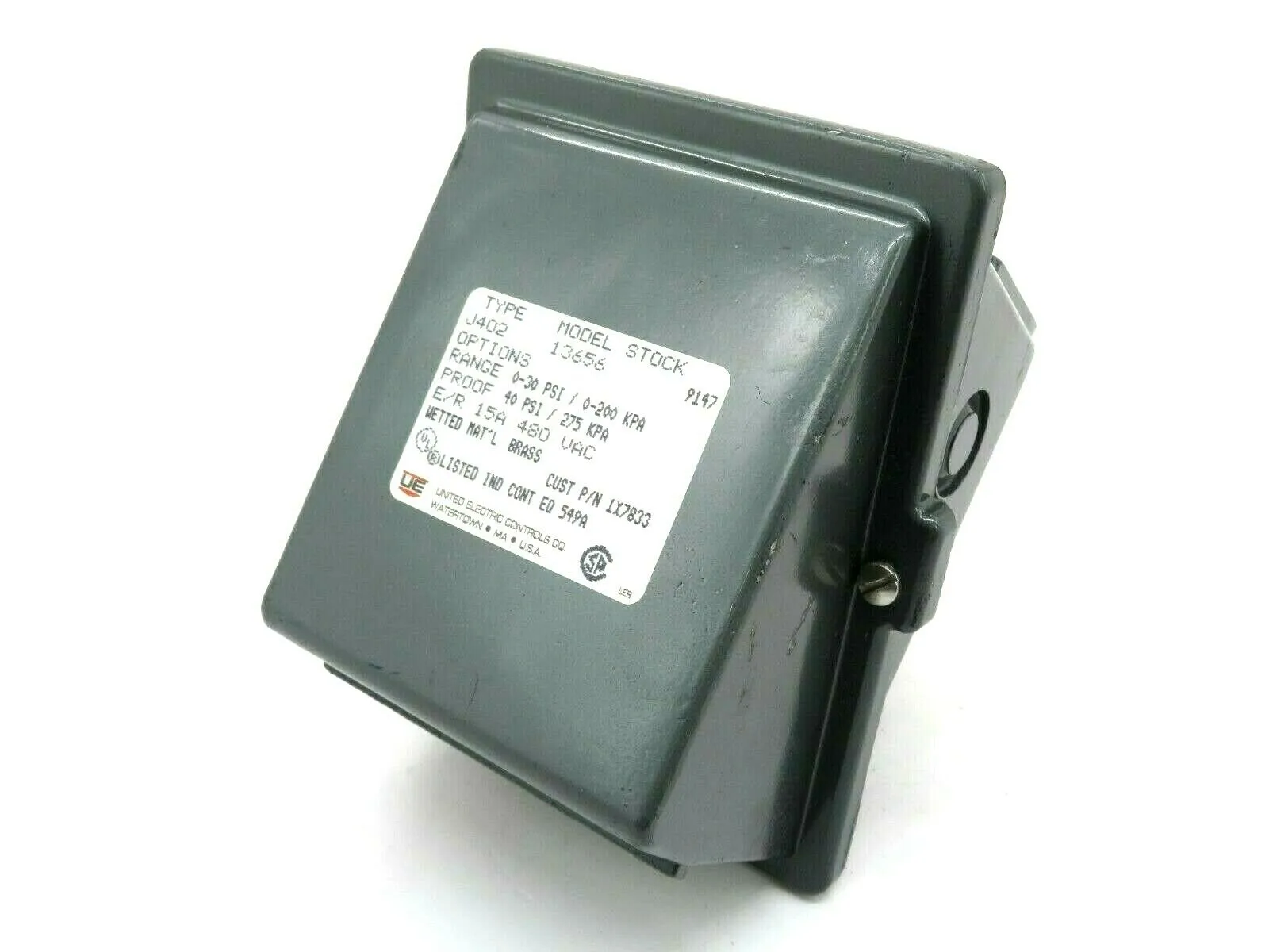NEW UNITED ELECTRIC J402-13656 PRESSURE SWITCH 15AMP 480VAC J40213656