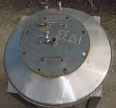 USED VERTICAL CLOSED TOP TANK 250 GALLON CLOSED TOP TANK