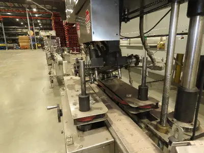 Stainless Bottle Capping Torque Machine Bottle Conveyor