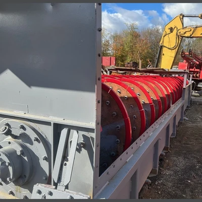 USED MCLANAHAN 44X33-0