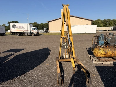 Used 500LB ENGINE LIFT Automotive Lifters Michigan US | Miedema Asset Management Group #1410886