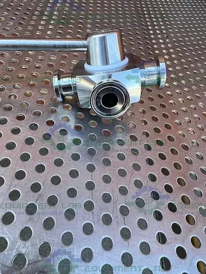 USED GE HEALTHCARE SALVI DN10 1220 4-WAY 316 VALVE 18-1012-57 W/3/4" SANITARY FITTING