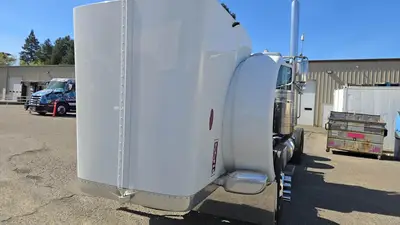 USED 2020 PETERBILT 389