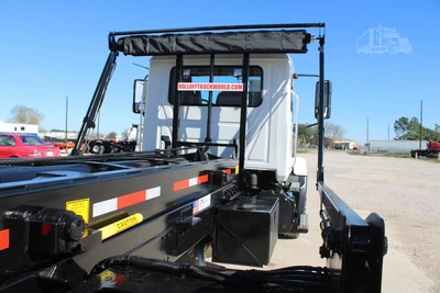 New | in-Stock 2027 MACK MD7 Rolloff Trucks Texas US | Roll Off Truck World #1491884