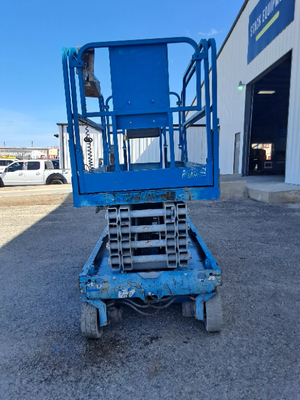 USED 2015 Genie GS-3246
