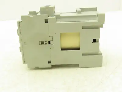 Allen Bradley 100-C16ZJ01 IEC Contactor Motor Starter 16A 3-Pole 600V 24VDC Coil