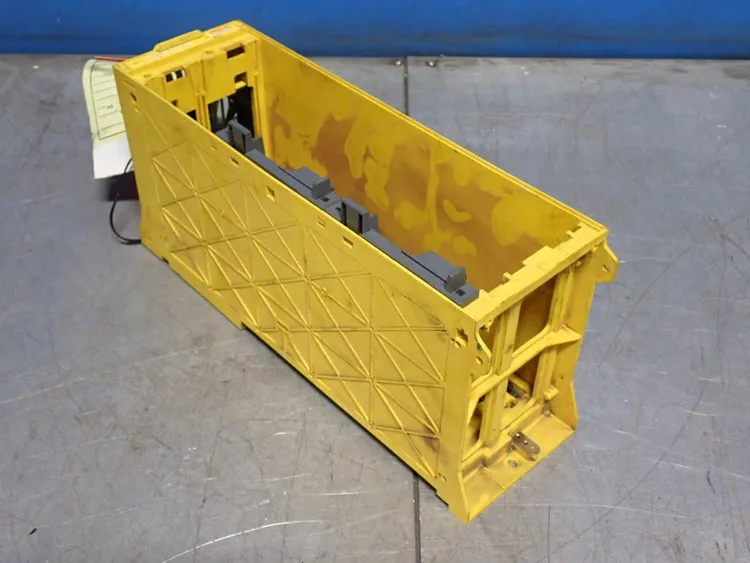 Used 2001 FANUC A05B2400C060 PLC Chassis Ohio US | HGR 24 #1301705