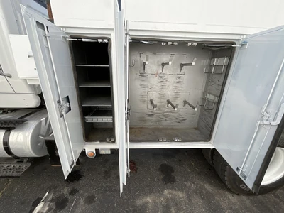 Used 2013 INTERNATIONAL 7500 Bucket (boom) trucks California US | Big Truck & Equipment #1412281