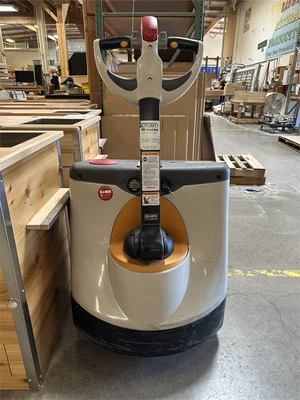 Used CROWN WP3035-45 Pallet Jacks California US | MachineryMax #1318355