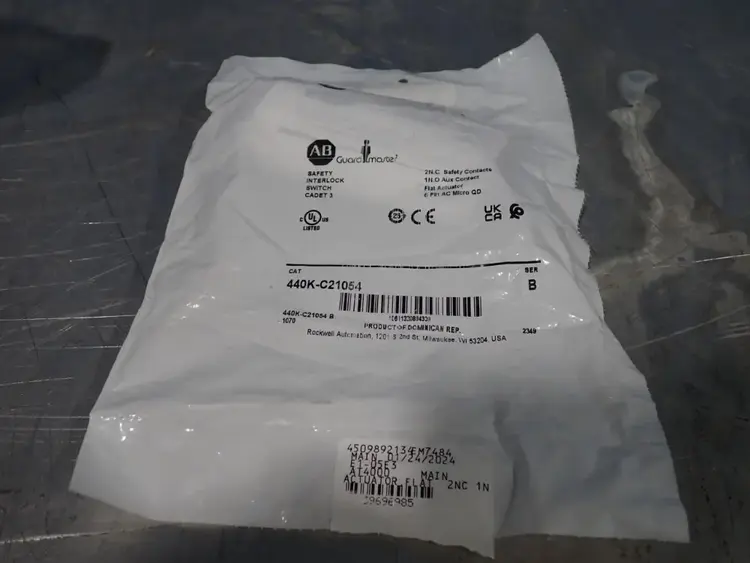 New | in-Stock ALLEN BRADLEY 440KC21054 Relays & Switches | HGR 24 #739254