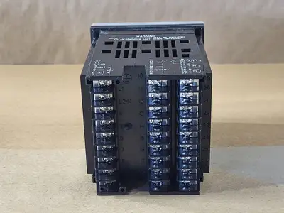 USED HONEYWELL UDC2500