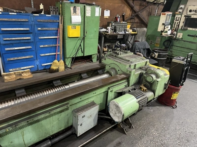 LEBLOND Deep Hole Borer, in very good used condition, visible under power