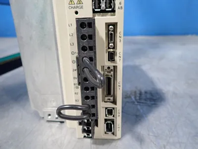 New | in-Stock YASKAWA ELECTRIC SGDV1R9D11A002000 Servo Drives Ohio US | HGR 24 #797571