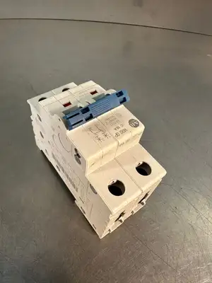 Allen Bradley 1492-SPM2C160 SERIES D CIRCUIT BREAKER 2Poles (2.3.1)
