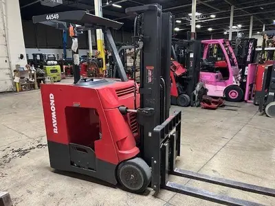 Used 2016 RAYMOND 415C35TT 3-Wheel Stand up Electric Counterbalance Forklifts Illinois US | Somerset Equipment Sales #1546163