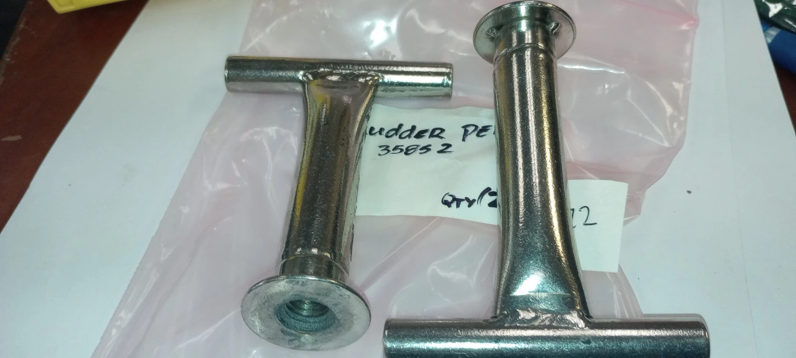 LOT OF 2 NEW T STYLE HANDLES SCREW ON LOT OF 2 STAINLESS OR ALUMIUMN T  HANDL