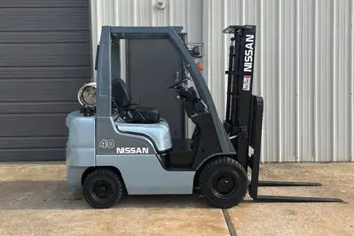 Used 2009 Nissan MP1F1A20LV Internal Combustion Forklifts: Pneumatic Tire New York US | United Lift #1446743