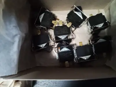 Used Carling Technologies Carling Technologies Rocker Switch LTILA71-1L-BL-AM-FN/125N Relays & Switches US | Infinity wholesale & Supply LLC #1305627
