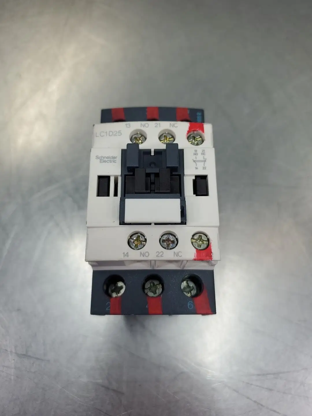 Schneider Electric LC1D25 Contactor, 200-600V 40A, Missing Cover. 4B-35