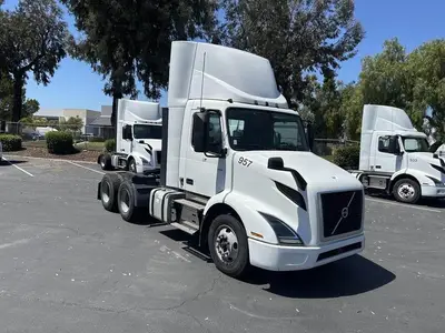 Used 2022 VOLVO VNR64T300 Conventional trucks California US | Ben Kaplan Equipment #1284794
