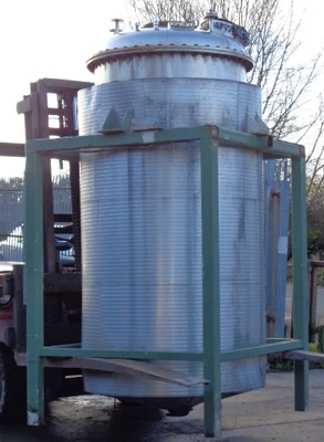 3000 L S/S  JKTD Reactor  Enclosed