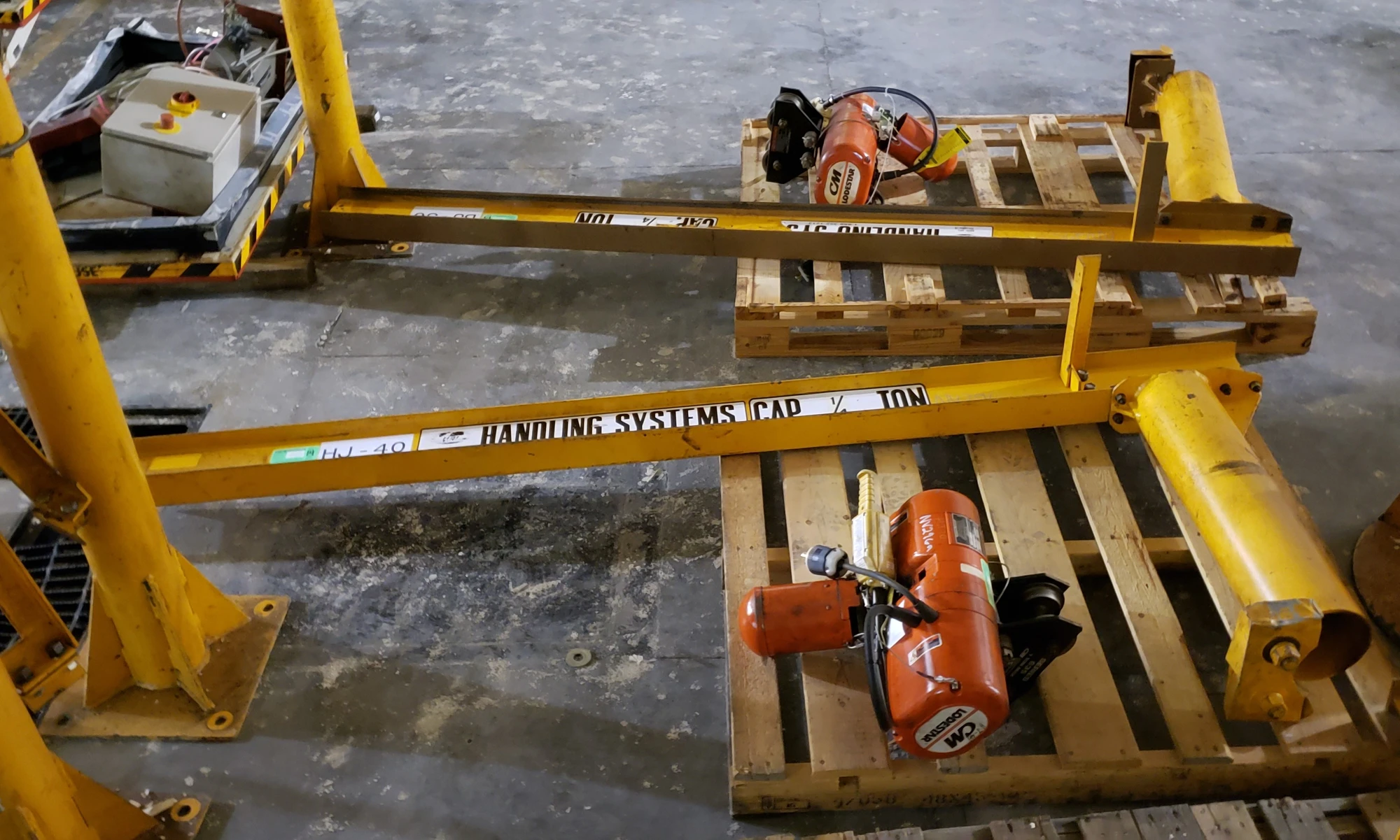HSI 1/4 Ton Jib Crane 7.5ft Reach With CM Lodestar Hoist