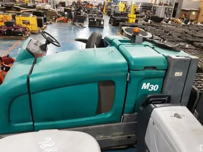 USED 2014 TENNANT M30