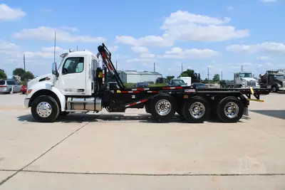New | in-Stock 2027 PETERBILT 548 Rolloff Trucks Texas US | Roll Off Truck World #1492013