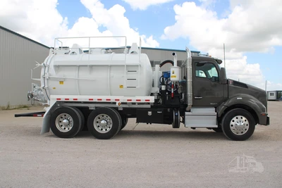 Used 2019 KENWORTH T880 Septic/Sewer/Vacuum Trucks Texas US | Roll Off Truck World #1491813