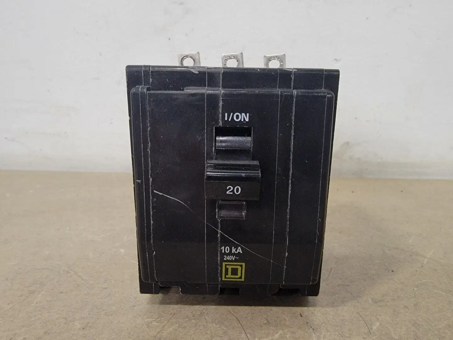 USED SQUARE D QO120