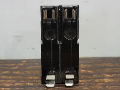 Used SQUARE D QO220 Switchgears British Columbia CA | Lenmark #242279