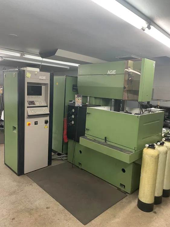 Used 1994 AGIE AGIECUT 100D Wire EDM Illinois US | Advanced Capital Equipment #1062046
