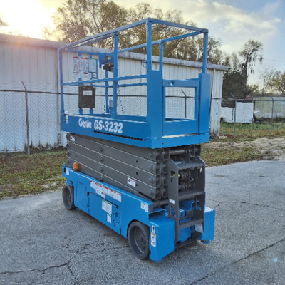 USED 2015 Genie GS-3232