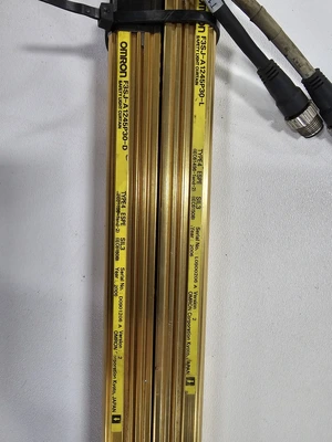 USED OMRON F3SJ-A1245P30-L/ F3SJ-A1245P30-D