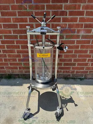 USED MILLIPORE QUIKSCALE 250/500 CHROMATOGRAPHY COLUMN 25 LITERS