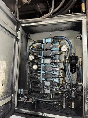 USED 2008 HUNTER XL-2024 AUTOMATIC MOLDING MACHINE