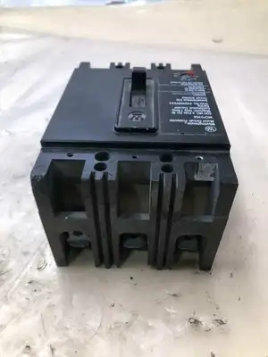 Westinghouse MCP0358 7A 3 Pole Molded Case Circuit Breaker MCCB 600V