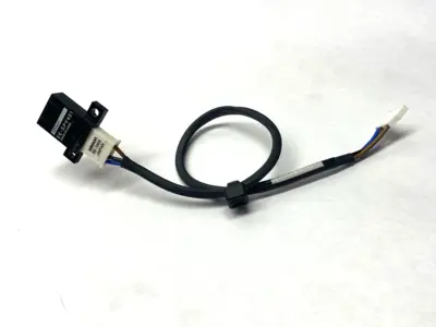 Used Omron Vertical Reflective Photomicro Sensor, Light-ON, 5mm Photoelectric Sensors Michigan US | Maverick Industrial Sales #1391624