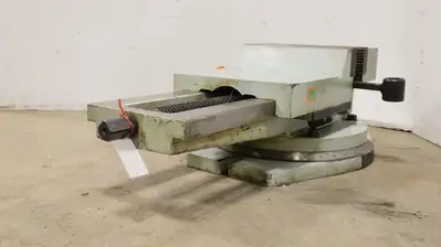 10" Milling Vise with Extra Swivel (New) - 6