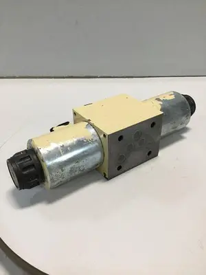 USED MANNESMANN REXROTH 4WE10J32CG24N9K4