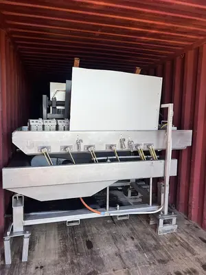 Industrial Shaker Table – Material Separation & Screening for Flower Processing