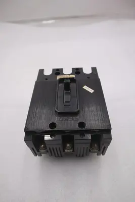 ITE CIRCUIT BREAKER EE3B015 15 AMP 3 POLE 240 VAC 125/250 VDC STOCK B-616