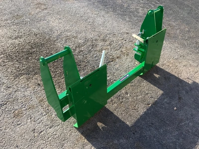 WORKSAVER John Deere 600/700 to Skid steer Adapter Adapter Brackets | County Equipment Company LLC (4)