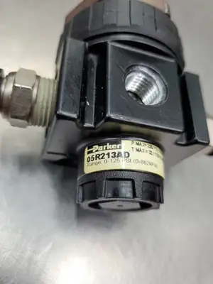USED Parker 05R213AD 4-Way Pressure Valve, 0-125PSI