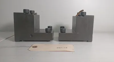 2x square crosswise turning tool holder BMT65 Doosan Puma  Lathe