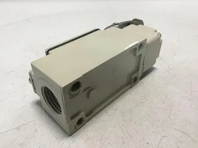 USED YAMATAKE LJA10-11A21N-003